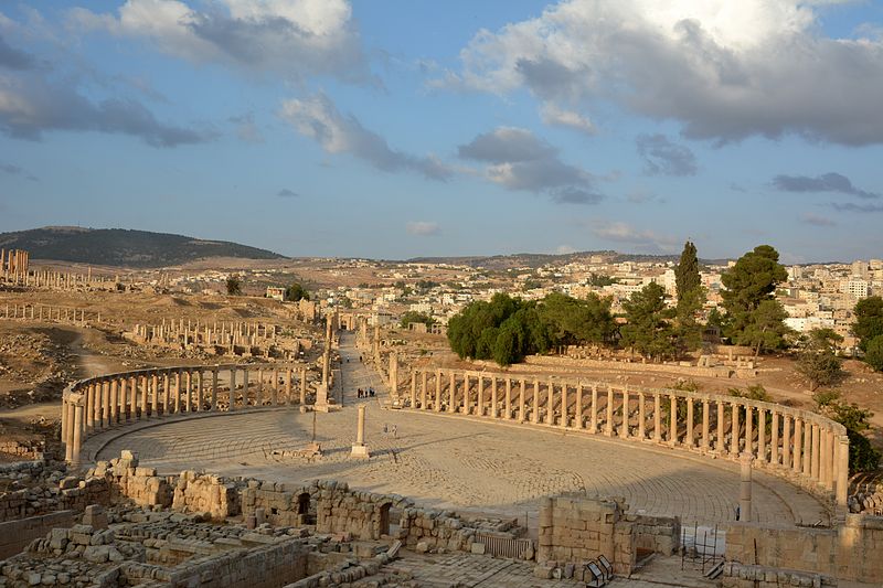 The Oval Forum in Jerash and the Cardo Maximus Photo by Azurfrog Wikipedia